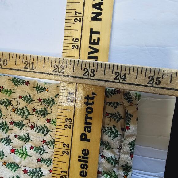 Quilted Santa Christmas Hanging Holiday Quilt - Picture 12 of 12